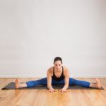 5 simple yoga poses to keep you busy during a sluggish work day 1