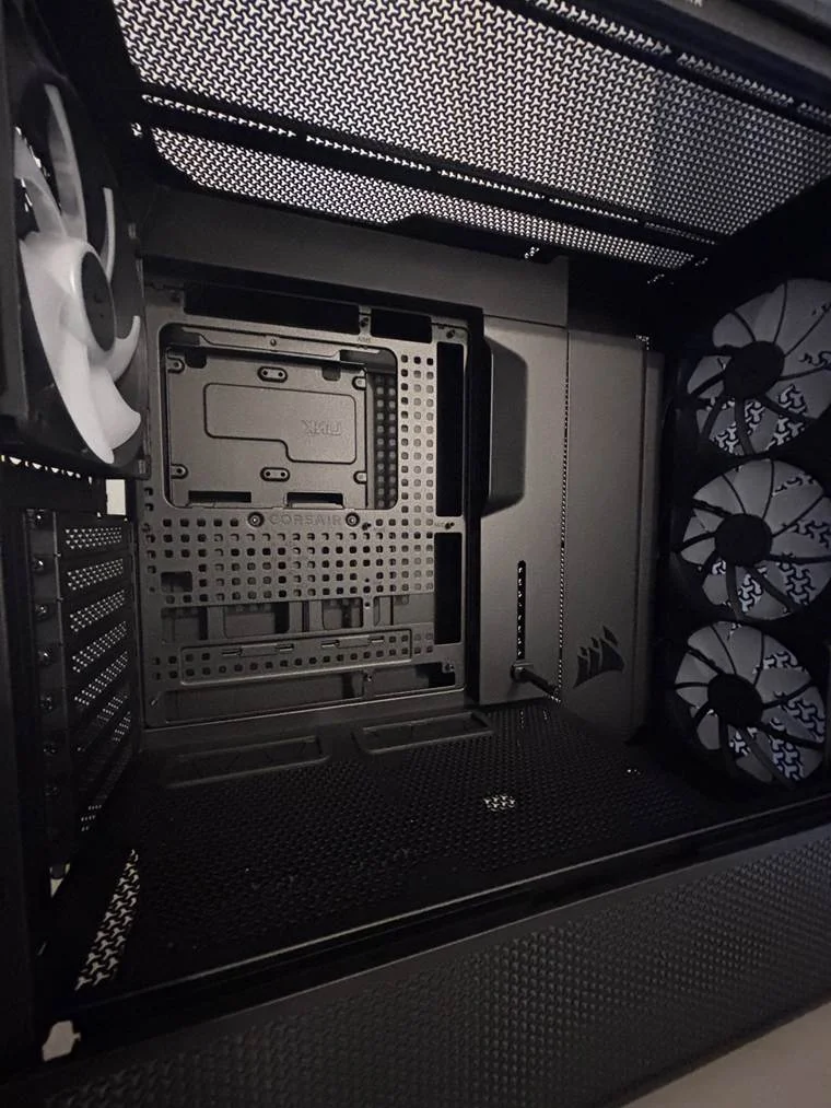 Corsair 5000D Airflow I/O Panel