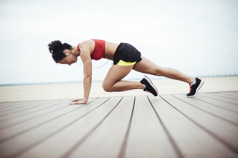 6 stretches that will melt away belly fat 2