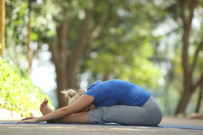 10 super quick yoga sequences for healthy breathing relaxation and a better posture 4