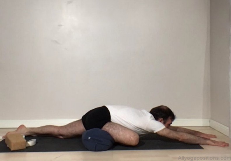 10 yoga poses to prep for hanumanasana 2