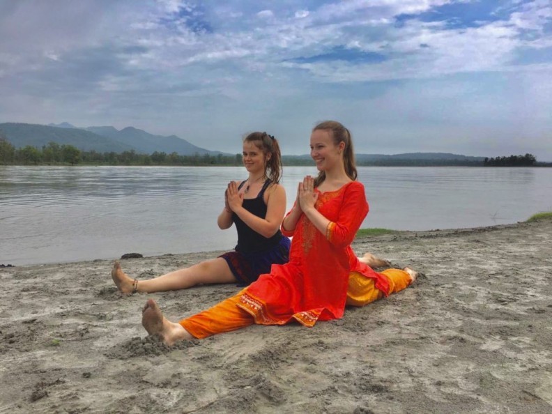 10 yoga poses to prep for hanumanasana 5