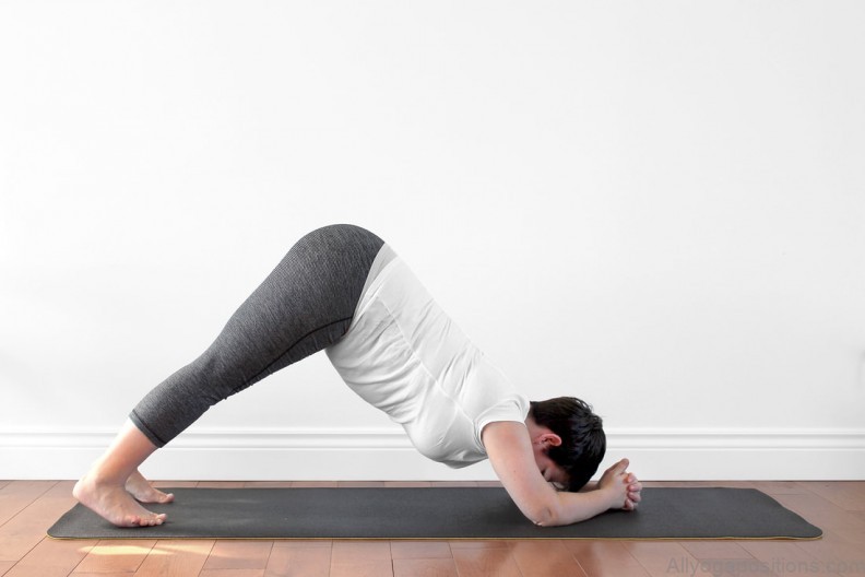 10 poses you should add to your yoga routine in early pregnancy 16