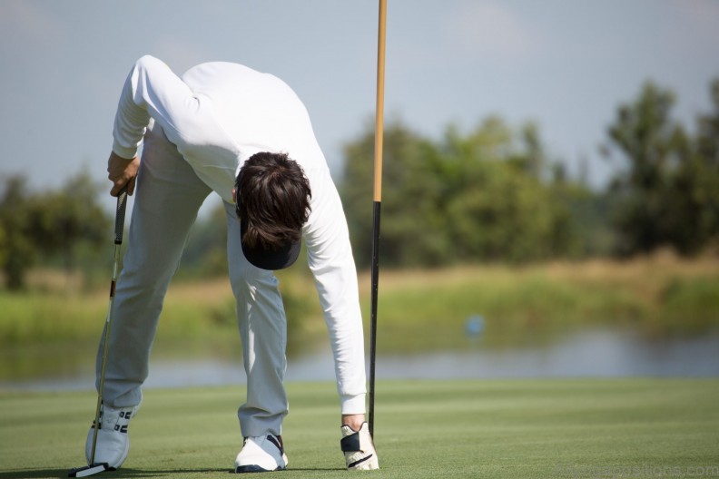 these 10 yoga poses will help you get a better golf swing 1
