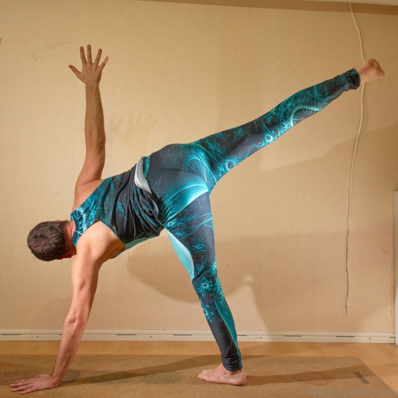 harnessing balance and serenity the half moon yoga pose 7